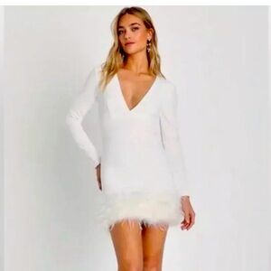 Lulus Long sleeved Feather Hem V-neck White Women's S Bodycon Bridal NWT size XL